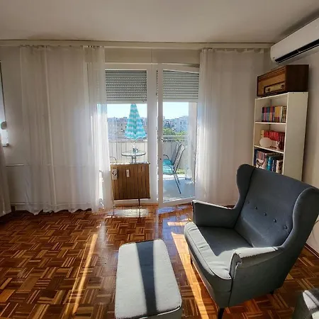 Apartment Apartman Neboder *